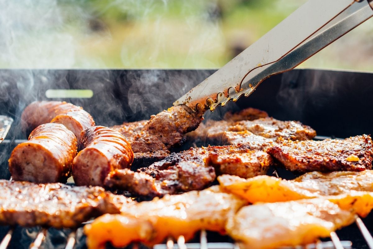 Buyer’s Guide To Pellet And Charcoal Grills