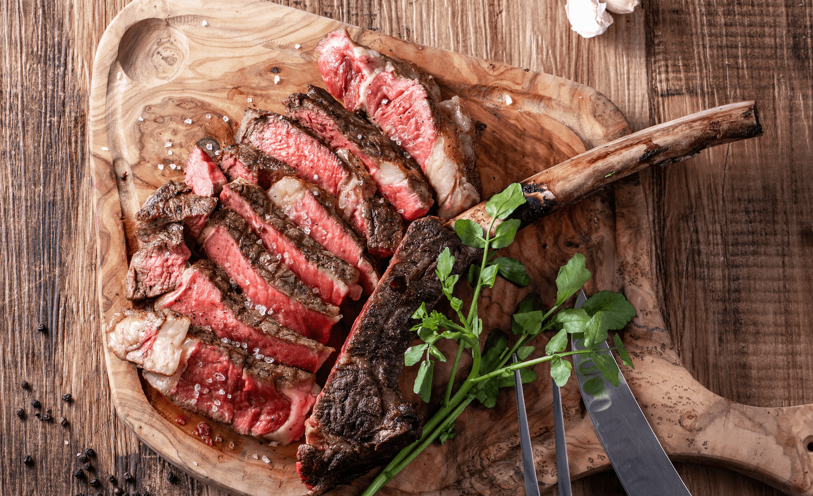 How to Grill a Tomahawk Steak – Our Guide & Favorite Recipe